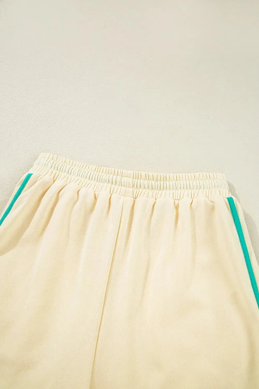 Contrast Round Neck Top and Shorts Set - Charmdeals