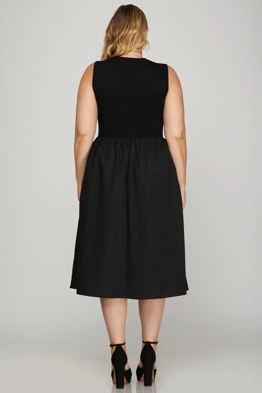 She + Sky Full Size Sleeveless Poplin Woven Midi Dress with Pockets Plus Size - Charmdeals